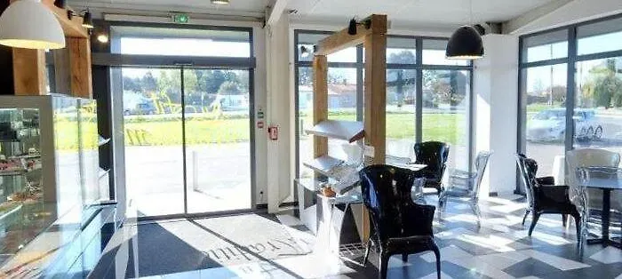 Estrella Avec Jardinet Et En Option 3*